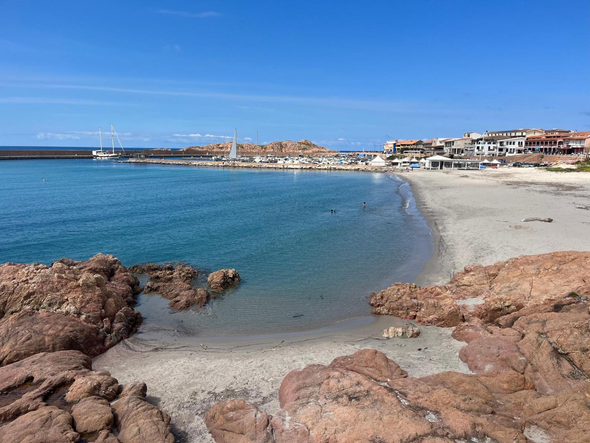 Borgo Spiaggia Isola Rossa Kültér fotó