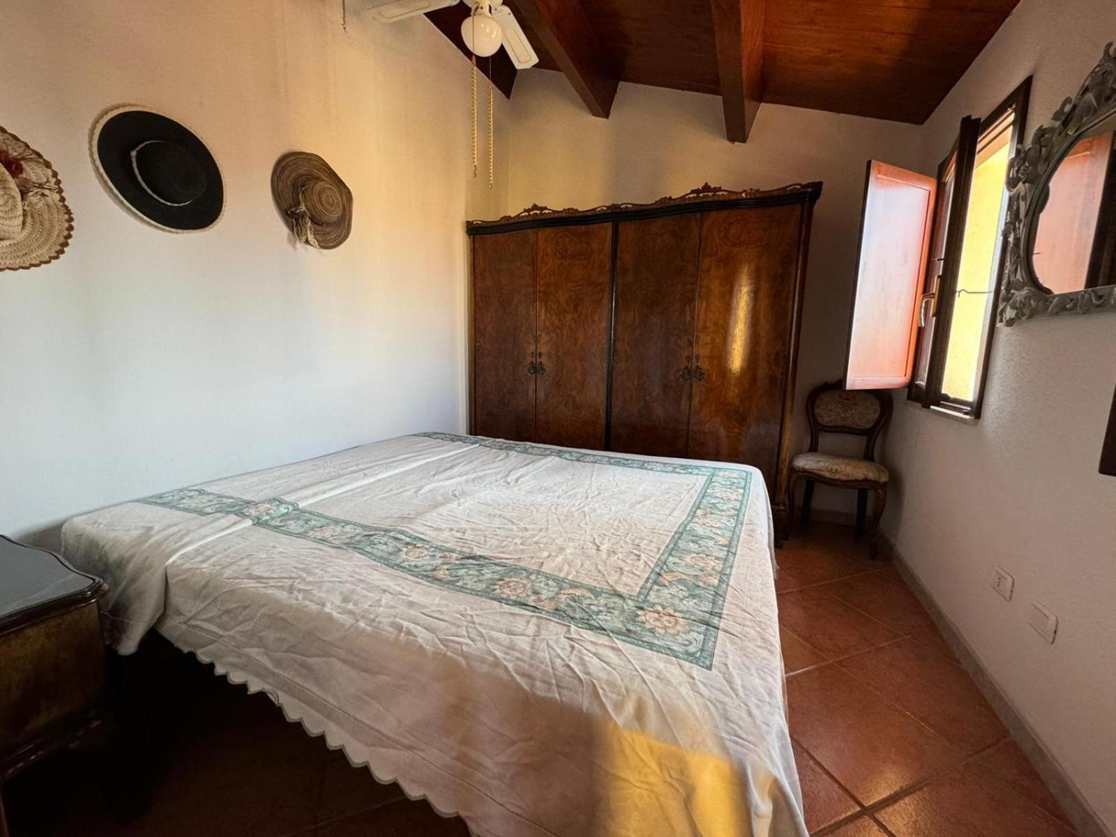 Borgo Spiaggia Isola Rossa Kültér fotó