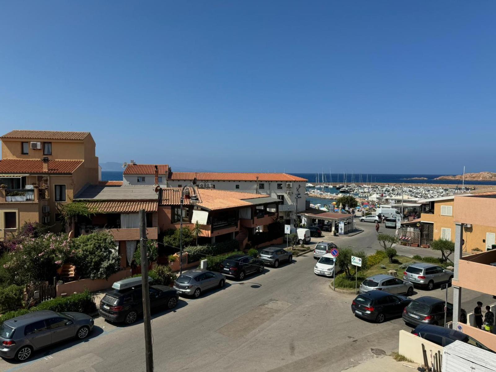 Borgo Spiaggia Isola Rossa Kültér fotó